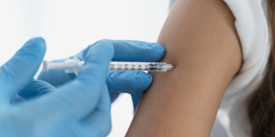 Εμβόλια Covid: 14.000 Βρετανοί ζητούν αποζημίωση για βλάβες