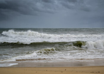 Συμβουλές προστασίας από τα καλοκαιρινά μπουρίνια στις διακοπές