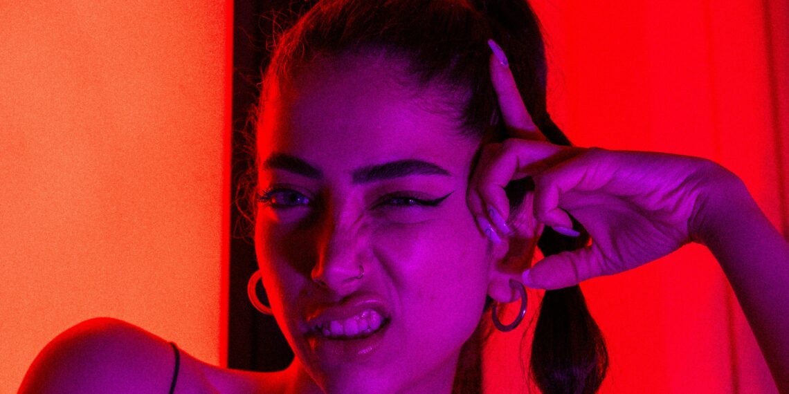 Γιατί αυξάνονται οι άγριες συμπλοκές μεταξύ κοριτσιών