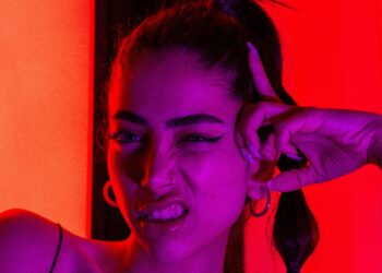 Γιατί αυξάνονται οι άγριες συμπλοκές μεταξύ κοριτσιών