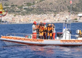 5 σοροί ανασύρθηκαν από το γιότ του Λίντς στο Παλέρμο