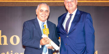 Τιμητική βράβευση του Γ. Χατζηθεοδοσίου από τα Who is Who International Awards 