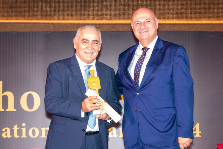 Τιμητική βράβευση του Γ. Χατζηθεοδοσίου από τα Who is Who International Awards