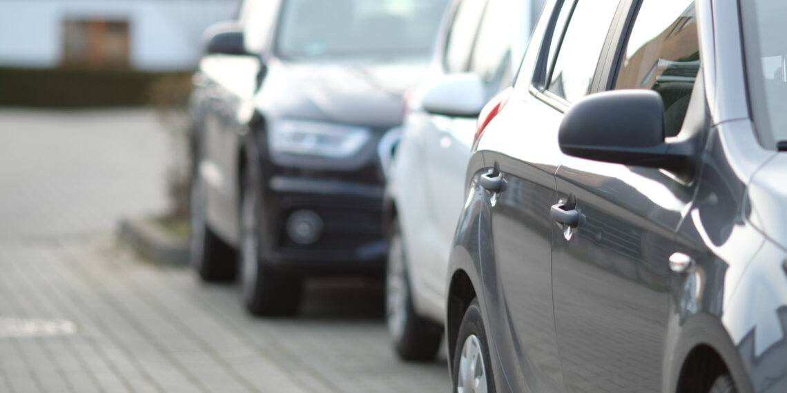 ΕΠΥ: Μειώνονται σε αριθμό... αυξάνοντας μερίδιο στην ασφάλιση οχημάτων