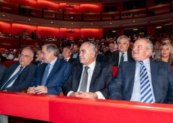 Βραβεία ΕΕΑ: Μία λαμπρή βραδιά με την παρουσία προσωπικοτήτων από όλο το φάσμα της πολιτικής και της κοινωνίας 