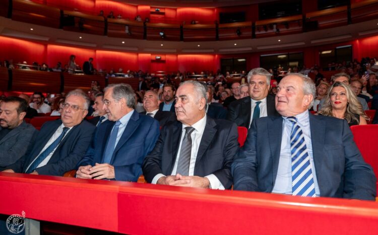 Βραβεία ΕΕΑ: Μία λαμπρή βραδιά με την παρουσία προσωπικοτήτων από όλο το φάσμα της πολιτικής και της κοινωνίας