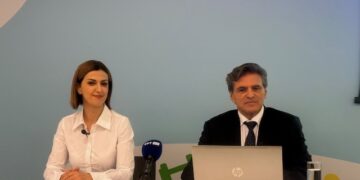 Οι λανθασμένες αντιλήψεις των γονιών- για τα κιλά και τις οθόνες- «τρέφουν» την παιδική παχυσαρκία