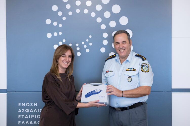 Νέα δωρεά αλκοολομέτρων από την ΕΑΕΕ στην τροχαία