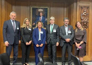 Η ΕΑΕΕ παρουσίασε την ελληνική ασφαλιστική αγορά στο Λονδίνο