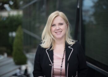 Οι κορυφαίοι CEO αντιμετωπίζουν τις διεθνείς αναταράξεις ποντάροντας σε ΑΙ και ανθρώπινο δυναμικό