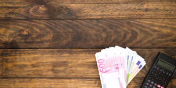 Στο κόκκινο παραμένουν οι Δείκτες Τιμών στα ασφάλιστρα Υγείας – Οχημάτων