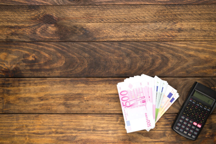 Στο κόκκινο παραμένουν οι Δείκτες Τιμών στα ασφάλιστρα Υγείας – Οχημάτων