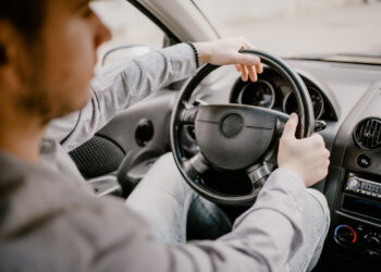 Με ΚΥΑ η εξειδίκευση της υποχρεωτικής ασφάλισης οχημάτων για φυσικά φαινόμενα