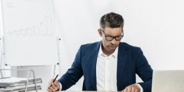 6 εκπαιδευτικά προγράμματα στο ΕΙΑΣ τον Νοέμβριο