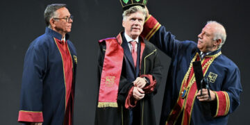 Επίτιμος Διδάκτορας του Πανεπιστημίου Πειραιώς ο Αλέξανδρος Σαρρηγεωργίου