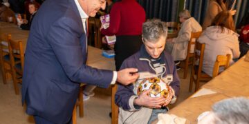 Το ΕΕΑ με σεβασμό και αλληλεγγύη στην κοινωνία: Δώρα σε 5 ιδρύματα και δομές