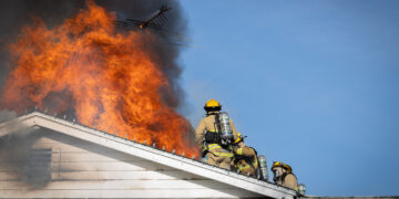 Μεγάλες αλλά διαχειρίσιμες οι απώλειες των αντασφαλιστών από τις φωτιές στο Λος Άντζελες