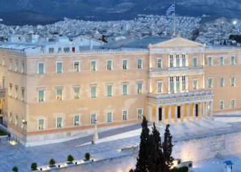 Ασφάλιστρα υγείας: Οι 6 παρεμβάσεις στην τροπολογία που κατέθεσε το ΠΑΣΟΚ