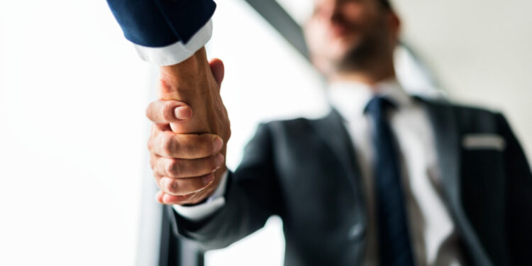 Με “μυστικούς” πελάτες η ΤτΕ θα ελέγχει τις ασφαλιστικές