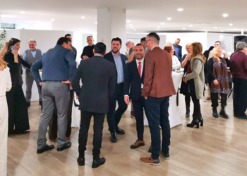 Brokers Union & Blue Aigaion: Αγιασμός και κοπή πρωτοχρονιάτικης πίτας