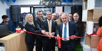 H MEGA Brokers εγκαινιάζει νέο υποκατάστημα στη Λάρισα – Ισχυρό μήνυμα στήριξης της Θεσσαλίας