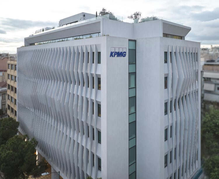 Μεγάλη πρόκληση η υιοθέτηση της δημιουργικής τεχνητής νοημοσύνης