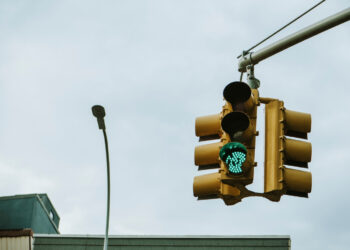 Που λειτουργεί το πρώτο φανάρι που “κόβει” κλήσεις