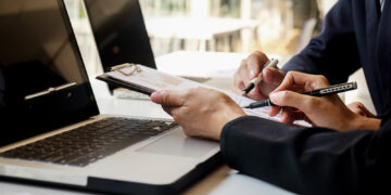 Κοινό «μέτωπο» ΕΕΑ και σωματείων διαμεσολάβησης για τον αθέμιτο ανταγωνισμό