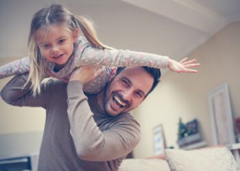 ΝΝ Hellas: Το φάσμα υπηρεσιών που καλύπτουν οι ασφαλίσεις υγείας παιδιών