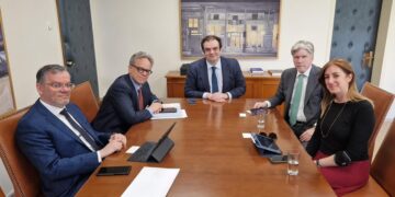 Συνάντηση Κ. Πιερρακάκη και ΕΑΕΕ