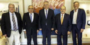 Εποικοδομητική συνάντηση εργασίας του Υπ. Ανάπτυξης με τη Διοίκηση του ΕΕΑ