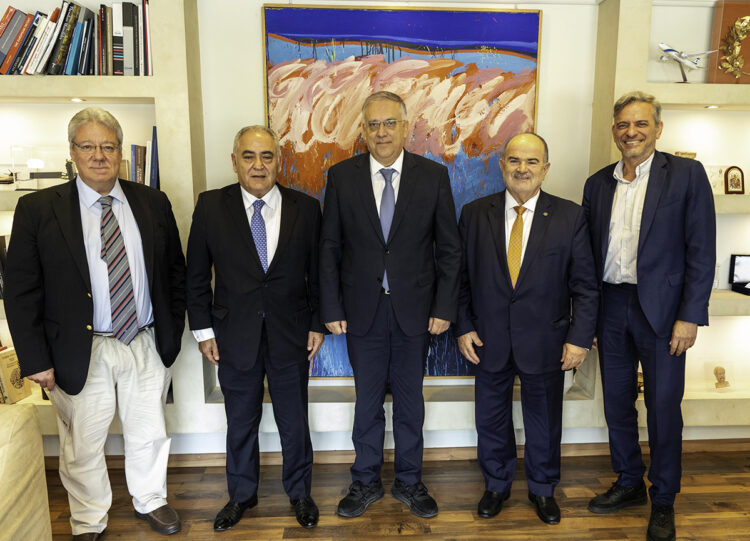 Εποικοδομητική συνάντηση εργασίας του Υπ. Ανάπτυξης με τη Διοίκηση του ΕΕΑ