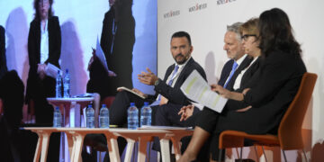 Υποχρεωτικότητα και συμπράξεις στην αντιμετώπιση φυσικών καταστροφών σε Ελλάδα και Τουρκία