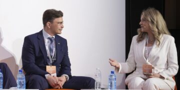 Τ. Κρόκερ: Οι επιχειρήσεις πρέπει να βλέπουν την ασφάλιση ως επένδυση και όχι ως έξοδο