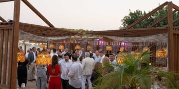 MEGA Brokers αφιέρωσε μια αξέχαστη βραδιά στους συνεργάτες της στην Αθηναϊκή Ριβιέρα