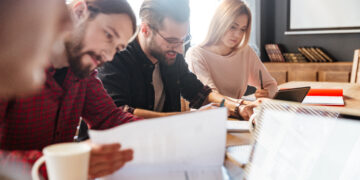 Υπ.Εργασίας: Ιστορικό χαμηλό στο ποσοστό μισθωτών που υπερεργάστηκαν το 2024