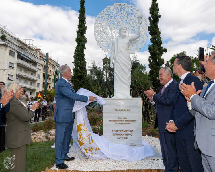 ΕΕΑ: Αποκαλυπτήρια του πρώτου αγάλματος αφιερωμένου στους μικρομεσαίους από τον Πρόεδρο της Δημοκρατίας