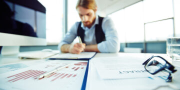 Σε ασφαλιστικές το 35% των προστίμων που επέβαλε η ΤτΕ το 2024