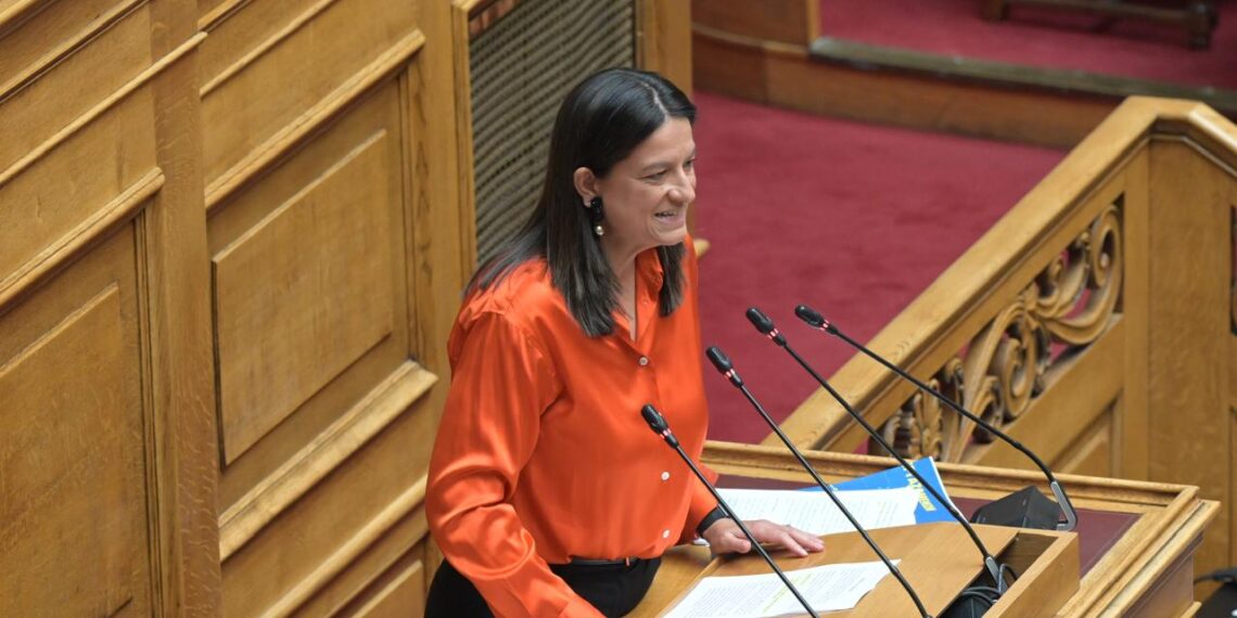 ΥΠΕΚΑ Ν. Κεραμέως: Με ευρεία πλειοψηφία υπερψηφίστηκαν τα μισά άρθρα του εργασιακού νομοσχεδίου παρά τις μεγάλες κοινοβουλευτικές αντιδράσεις