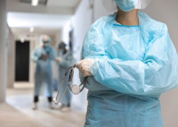 Καμπανάκι για υπερβολικές ανατιμήσεις στα ασφάλιστρα υγείας