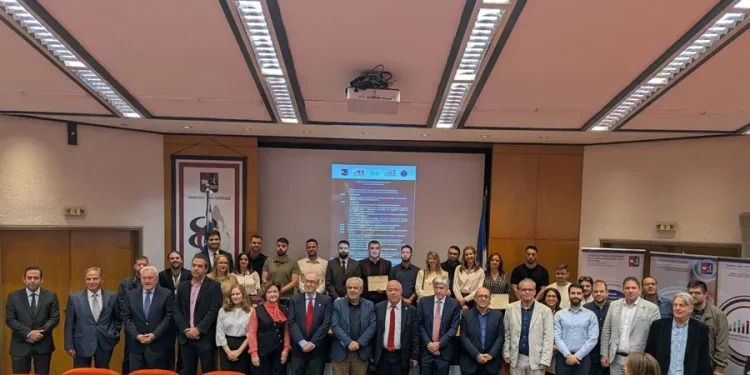 Το ΠΑΠΕΙ τίμησε την αριστεία