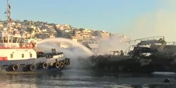 Κάηκαν ολοσχερώς 4 σκάφη στην Μαρίνα Ζέας