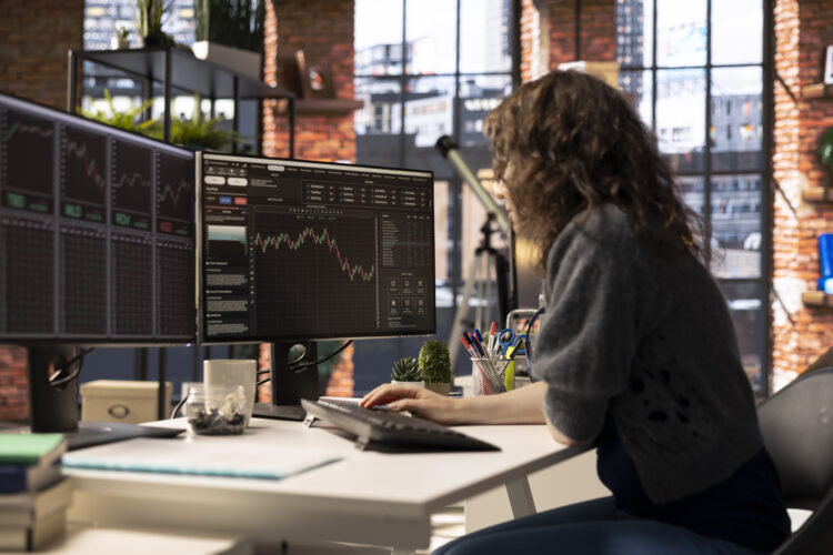 Ενισχύονται οι μακροπρόθεσμες επενδύσεις των ασφαλιστικών εταιρειών