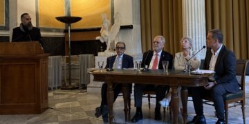 Blue light Vs red light και πώς επηρεάζουν τη μακροζωία