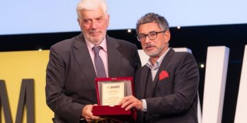 Στον Γ. Κώτσαλο τo “Βραβείο Τιμής” των Insurance Awards Filippos Morakis 2025