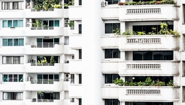 Μειώσεις ΕΝΦΙΑ στα ασφαλισμένα σπίτια: Ξεκίνησαν οι αιτήσεις – Τι πρέπει να ξέρετε