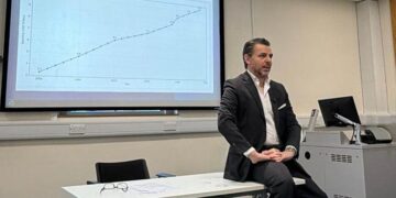 Διάλεξη του Β. Αποστολόπουλου στο Πανεπιστήμιο του Cambridge