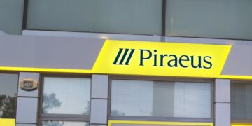 Συμφωνία Πειραιώς – ΕΣΕΕ για την ενίσχυση εμπορικών επιχειρήσεων