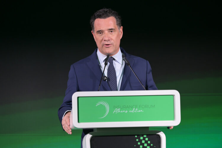 Ανοιχτό στο διάλογο το Υπουργείο Υγείας για ένα κοινό σχέδιο ιδιωτικής ασφάλισης και ΕΣΥ