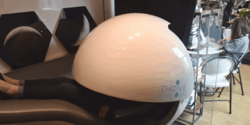 Γιατί το αφεντικό σου πρέπει να σε αφήνει να κοιμάσαι στη δουλειά; (video)